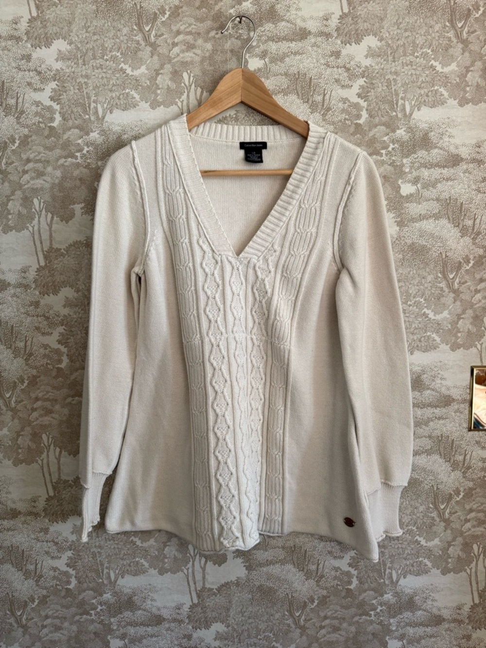 Calvin Klein Jeans 100% cotton Cream Cable-Front V-Neck Sweater